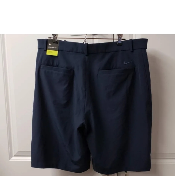 Nike Men's Golf Shorts Size: 36 Pockets Standard Fit - Picture 9 of 11